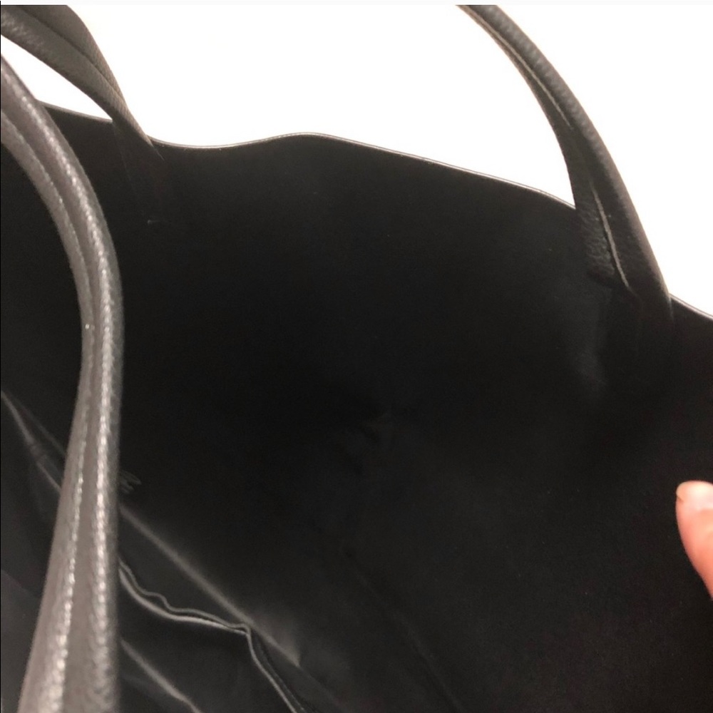 😍😍BNWT VS faux leather black fringe tote - Picture 3 of 3